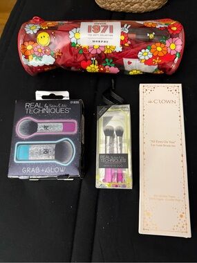 Makeup brush set and bags